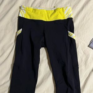 LuluLemon knee-length leggings